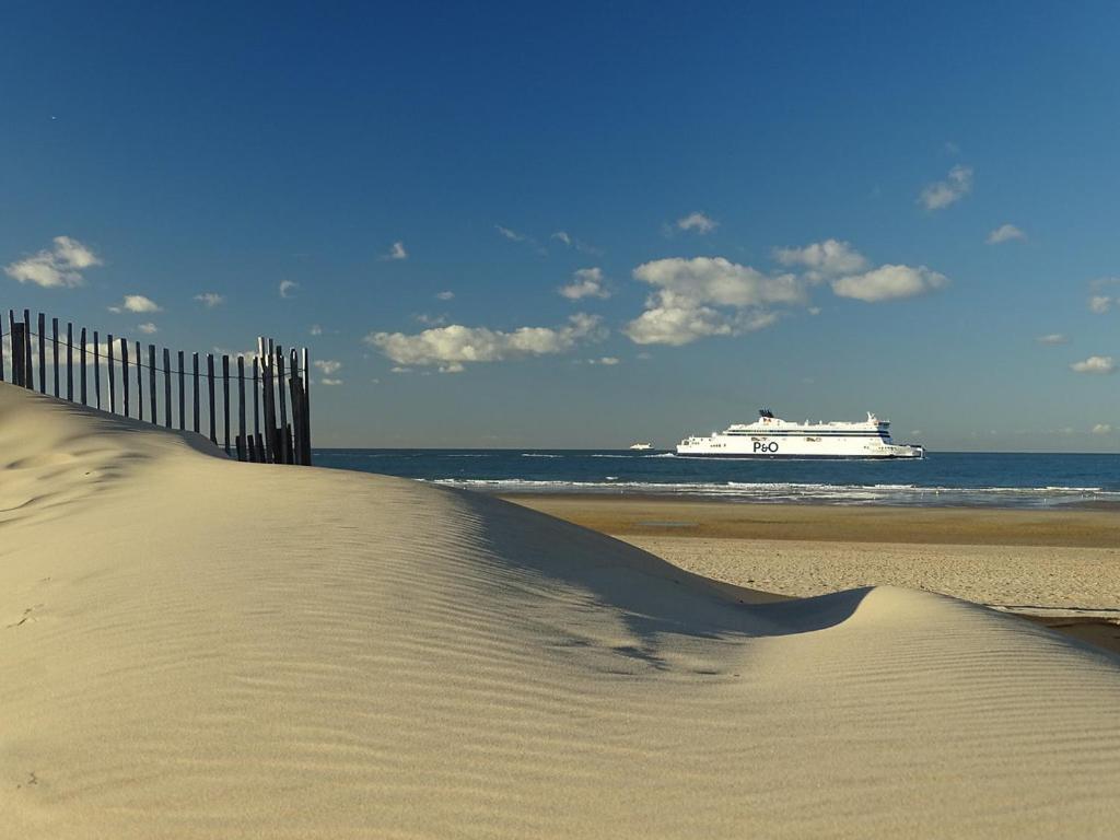 Sure Hotel By Best Western Calais Coquelles Tunnel S/ Manche Exterior photo